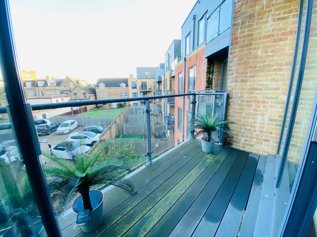 Spacious Two Bedroom Apartment In Balham London Eksteriør billede
